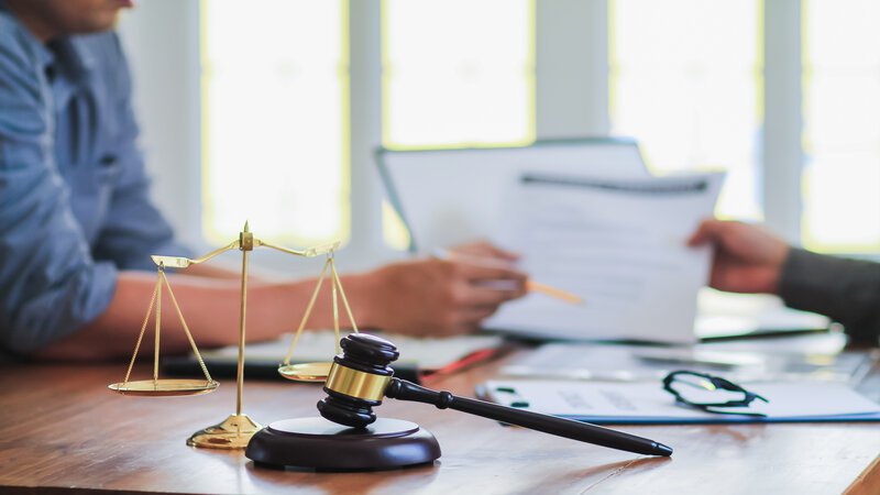 Derecho administrativo en Chile: salidas laborales y campos de especialización